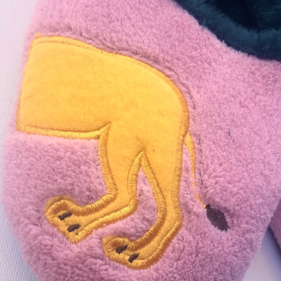 Pink Fuzzy Oooh Jeez! Lion Leo Slippers - Picture 7 of 10